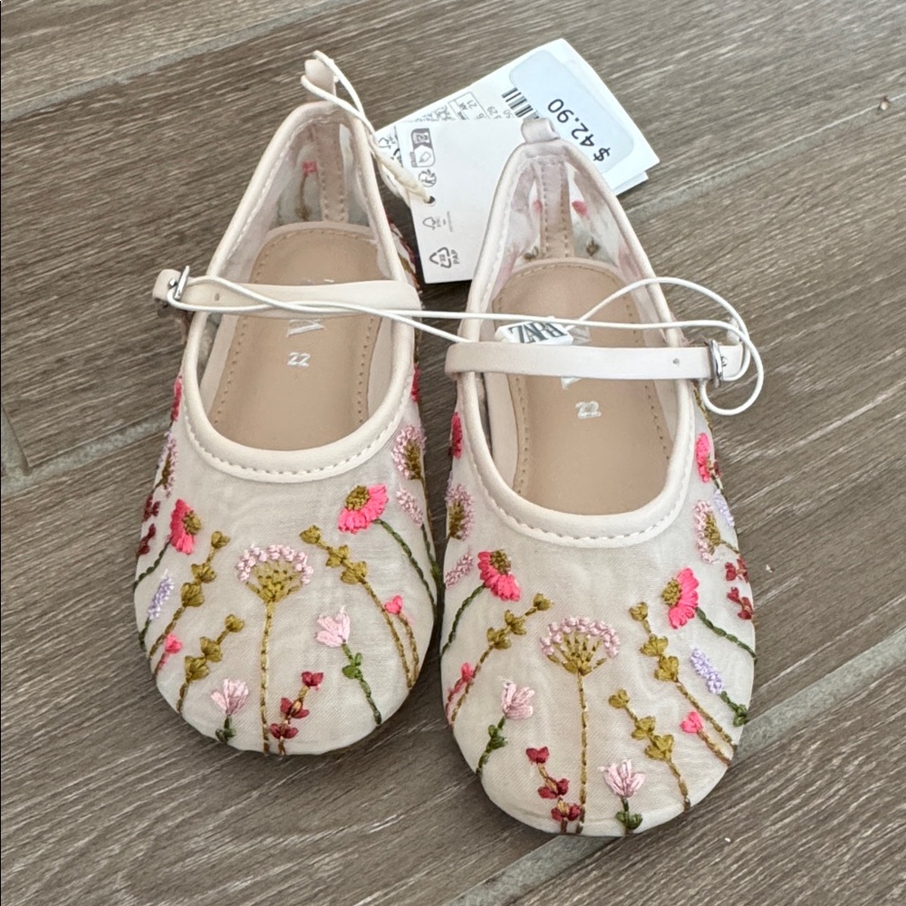 BNWT Zara Kids Embroidered Dress Shoes